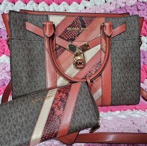Michael Kors Nouveau Hamilton large sachtel with matching wristlet